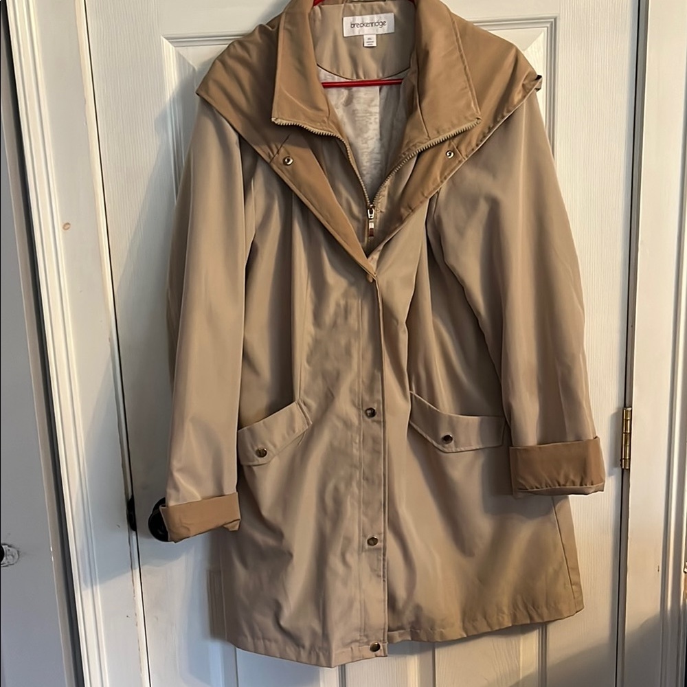 Stylish Beige Women's Jacket